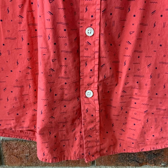 Urban Pipeline Men's Coral Print Short Sleeve Button Down Shirt - Picture 5 of 7